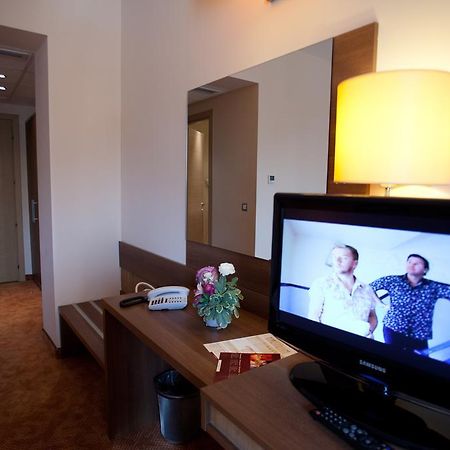 Top Rooms Aparthotel Bukarest Exterior foto