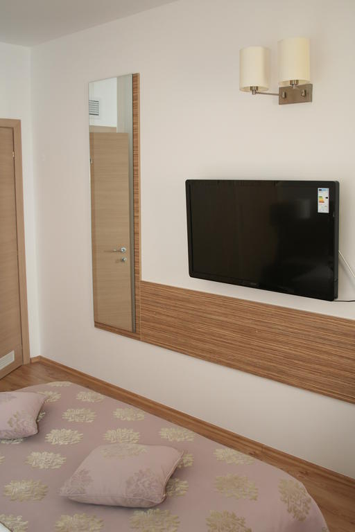 Top Rooms Aparthotel Bukarest Zimmer foto