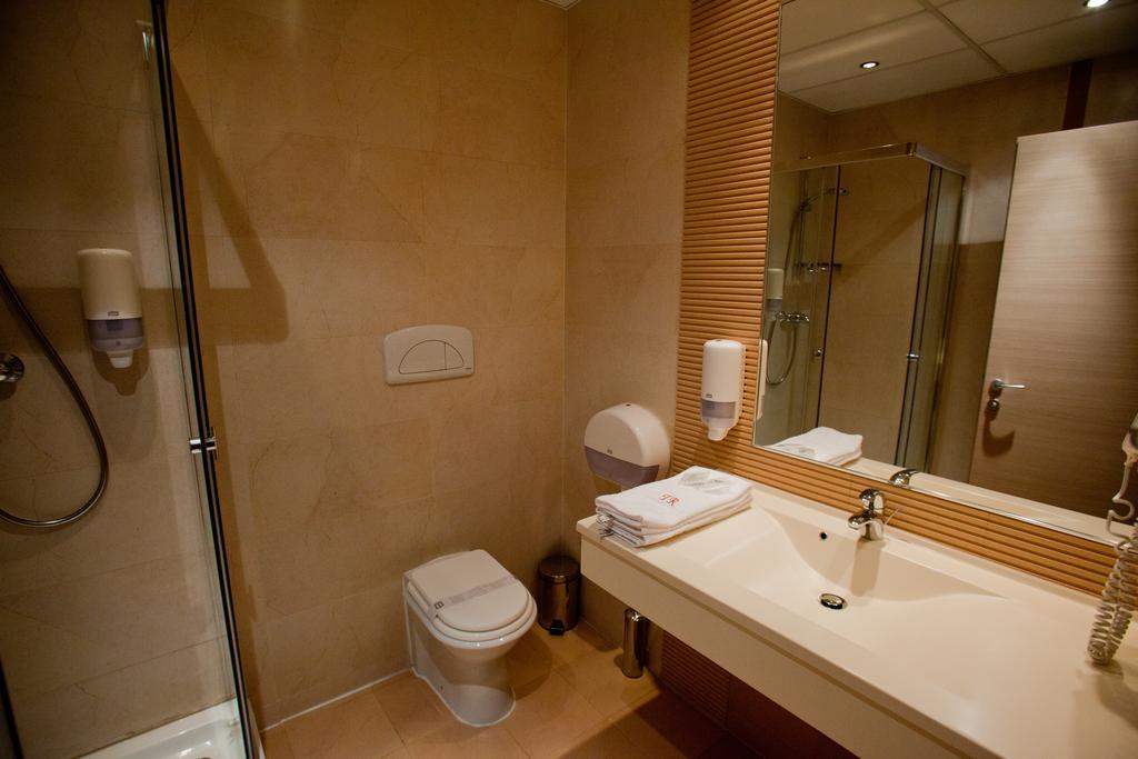 Top Rooms Aparthotel Bukarest Zimmer foto
