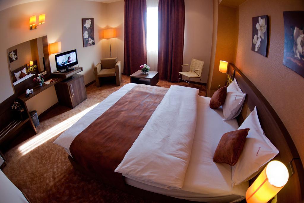 Top Rooms Aparthotel Bukarest Exterior foto