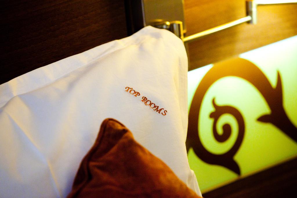 Top Rooms Aparthotel Bukarest Exterior foto