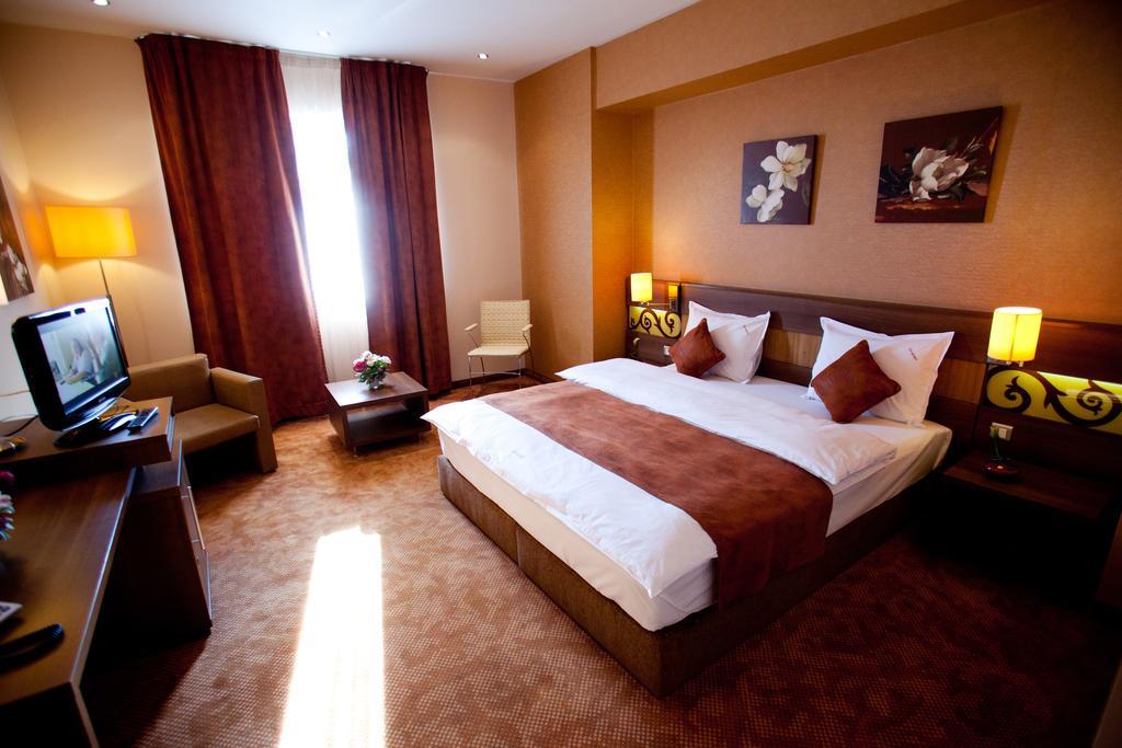 Top Rooms Aparthotel Bukarest Zimmer foto