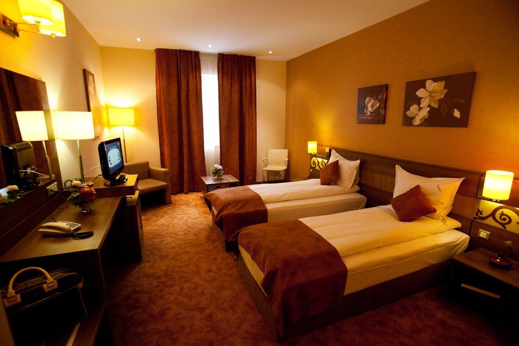 Top Rooms Aparthotel Bukarest Exterior foto